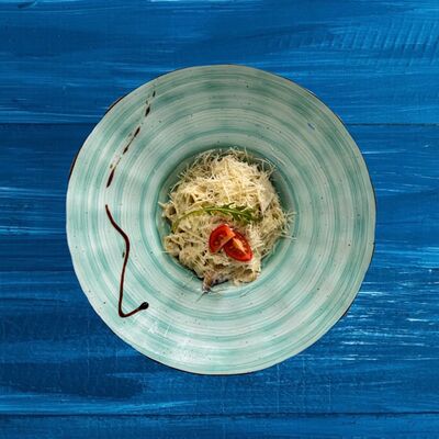 Феттуччине с курицей в Два капитана по цене 570 ₽