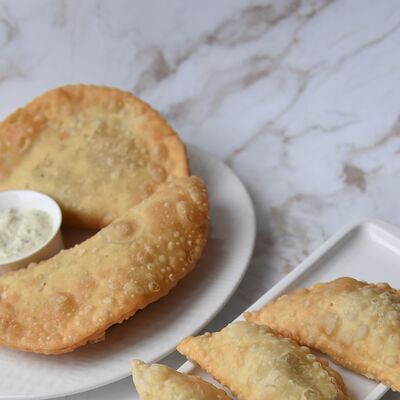 Чебуреки с курицей в Сметана на Б. Садовой по цене 359 ₽