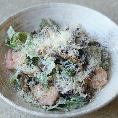 Тёплый салат с креветками в Romanico по цене 990 ₽