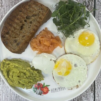 Евро завтрак с семгой в Луна Рыба по цене 690 ₽