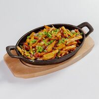 Жареный картофель с грибами на сковородке в Enjoy