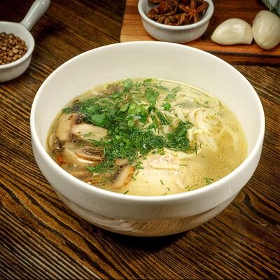 Куриный суп-лапша с грибами в Пловная по цене 380 ₽