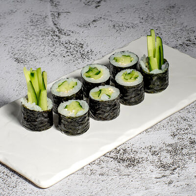 Ролл с огурцом 8шт в Corneli Pizza по цене 199 ₽