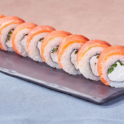 Ролл Филадельфия с зеленым луком в Spoke по цене 499 ₽