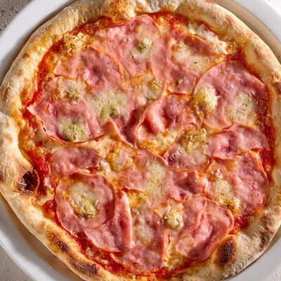 Пицца с мортаделлой и горгонзолойв Olivas по цене 895 ₽