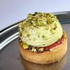 Тарт Фисташка-клубника в Biscuit house по цене 600