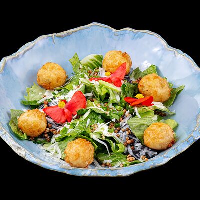 Черный Цезарь с митболлами из курицы и креветок в Zonda по цене 780 ₽