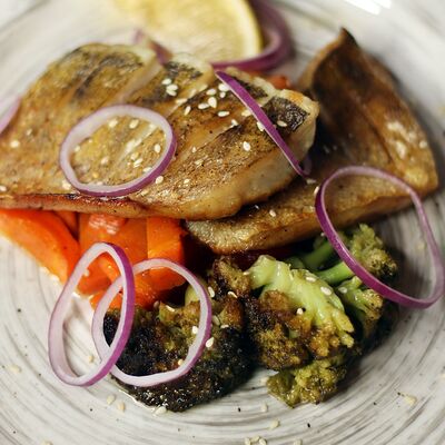 Судак с овощами в Золотой Кувшин по цене 780 ₽