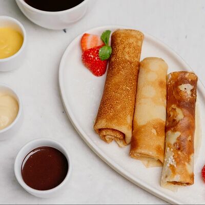 Блинчики с тремя соусами в MAYAR по цене 635 ₽