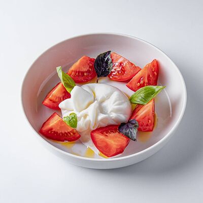 Салат Буррата с помидорами в VASILCHUKI Chaihona №1 по цене 920 ₽