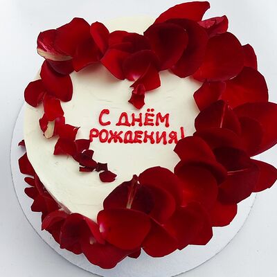 Торт с лепестками роз в Ваш торт по цене 3900 ₽