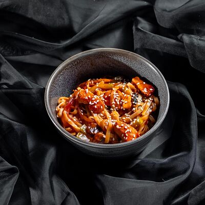 Удон сладкий цыпленокв Gatsby по цене 660 ₽