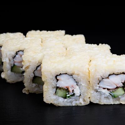 Теплый ролл с креветкой в Ньокки по цене 585 ₽