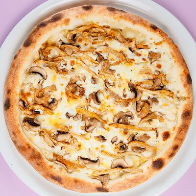 Пицца курица-грибыв Dark Lava по цене 890 ₽