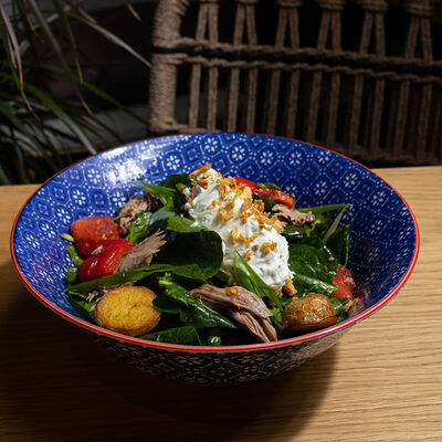 Салат с копченным ягненком в Lali по цене 980 ₽