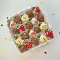 Большой набор клубники в шоколаде Все сезоны в MCakes - торты и десерты