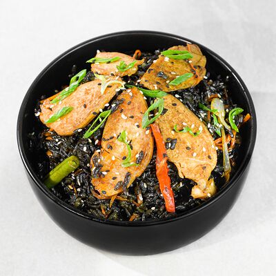Wok Черный рис с курицей в Черный рис по цене 550 ₽