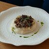 Томленые говяжьи щечки с картофельным пюре и соусом порто в Васильки по цене 968