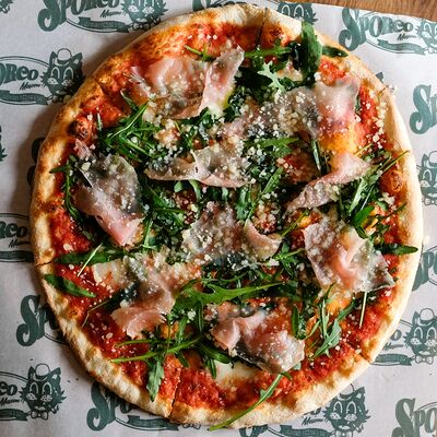 Пицца с пармской ветчиной и артишоками в SPORCO по цене 720 ₽