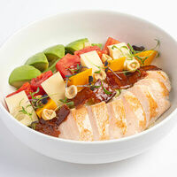 Кобб салат с индейкой в Udcкафе Upside Down Cake