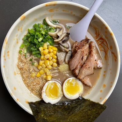 Плотный бульон Toncotsu-miso в Ramen Rebel по цене 590 ₽