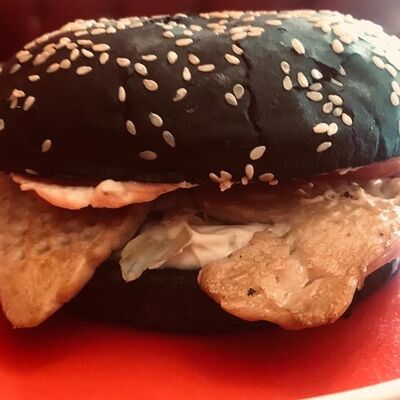 Черная курица в Burger 67 по цене 367 ₽