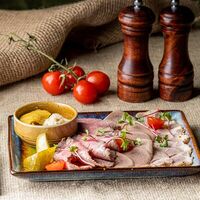 Мясная тарелка в Brewers Hammer