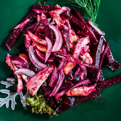 Салат из курицы, свеклы и лука в Толстый Goose по цене 240 ₽