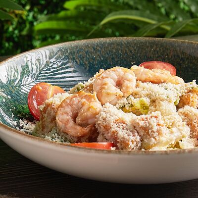 Цезарь с креветками в Хочу и буду по цене 735 ₽