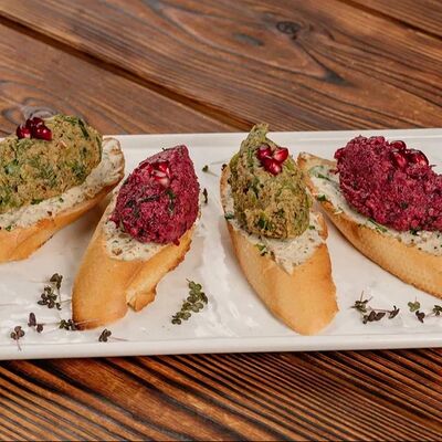 Ассорти пхали на брускетте в Arnamal по цене 600 ₽
