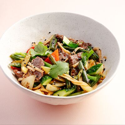 Говядина в устричном соусе с лапшой в Hagao по цене 870 ₽