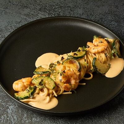 Паста с креветками и цукини в Игристые по цене 550 ₽