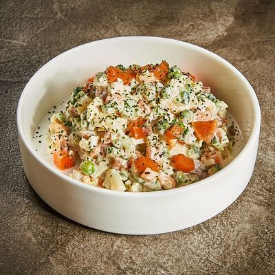 Оливье с лососем в Гранат по цене 590 ₽