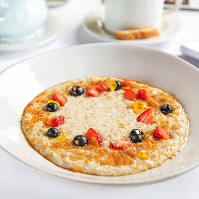 Каша овсяная с ягодами в La Provincia по цене 550 ₽