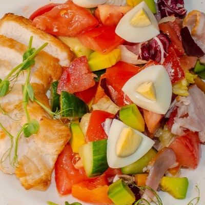 Салат Кобб в Marfino Delivery по цене 460 ₽