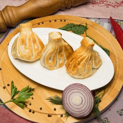 Хинкали классические жареные в Гурман студия по цене 300 ₽