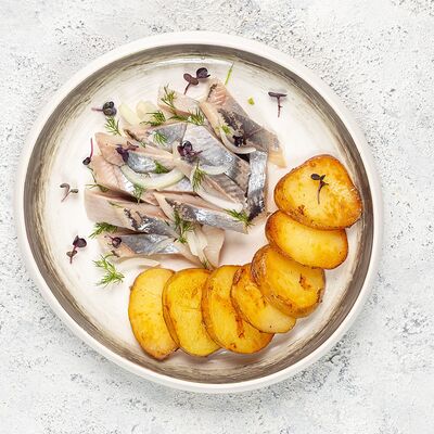 Сельдь с картофелем в Brugge по цене 460 ₽