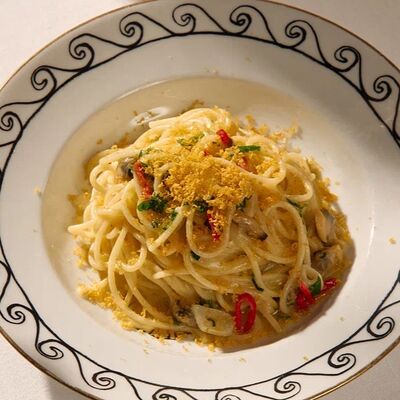 Спагетти с вонголе в Salone Pasta & Bar по цене 1650 ₽