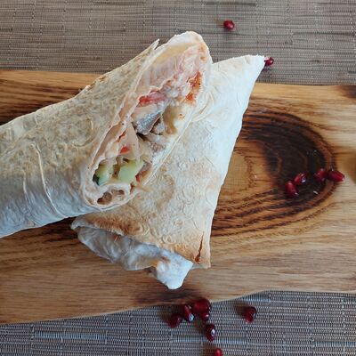 Ролл шашлык с курицей в Пхали-Гали по цене 300 ₽