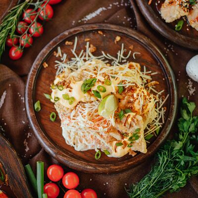 Криспи цыпленок с коул слоу, халапеньо и лаймом в НА ЛУНЕ по цене 670 ₽