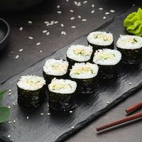 Классический ролл с огурцом в Omakase Yoshitake Sushi