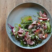 Салат с уткой и нектарином в Кулинарный цех