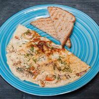 Омлет с беконом, грибами и помидорами в Fish Fabrique Vieux