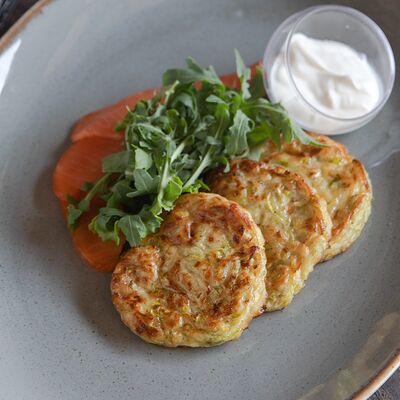 Драники из кабачков со слабосоленой семгой в Старый город по цене 550