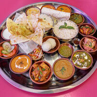 Логотип Тхали Fusion