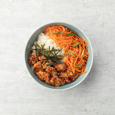 Рис с курицей в сладко-остром соусе в OMO Korean Food по цене 590 ₽