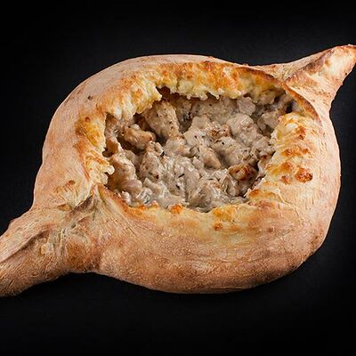 Аджарская лодочка с курицей в сливках Xl в Tsomi по цене 820 ₽