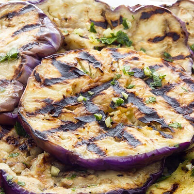 Салат из теплых баклажанов в Триумф по цене 390 ₽