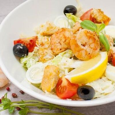 Цезарь с креветками в Bella Vita по цене 835 ₽