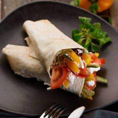 Врап вегетарианский с авокадо в Tucano Coffee Ecuador по цене 290 ₽